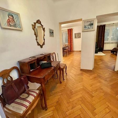Beautiful Villa With Garden In Milanowek エクステリア 写真