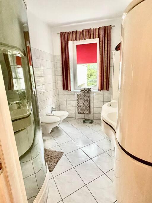 Beautiful Villa With Garden In Milanowek エクステリア 写真