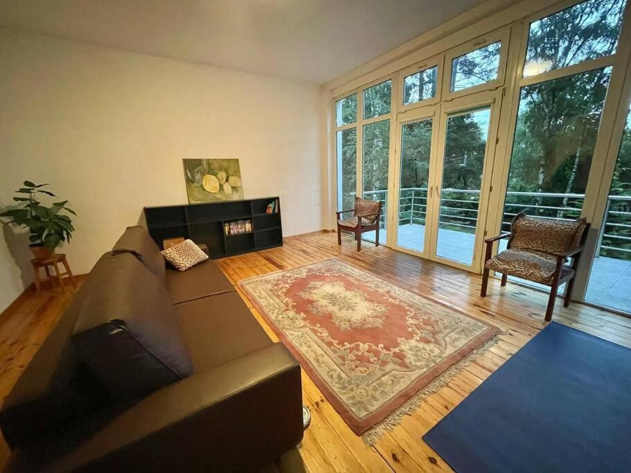 Beautiful Villa With Garden In Milanowek エクステリア 写真