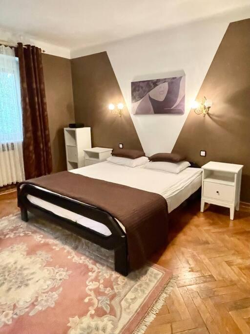 Beautiful Villa With Garden In Milanowek エクステリア 写真