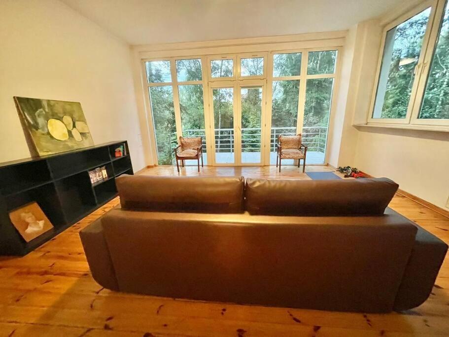Beautiful Villa With Garden In Milanowek エクステリア 写真
