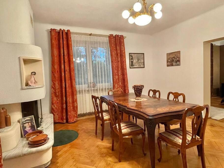 Beautiful Villa With Garden In Milanowek エクステリア 写真